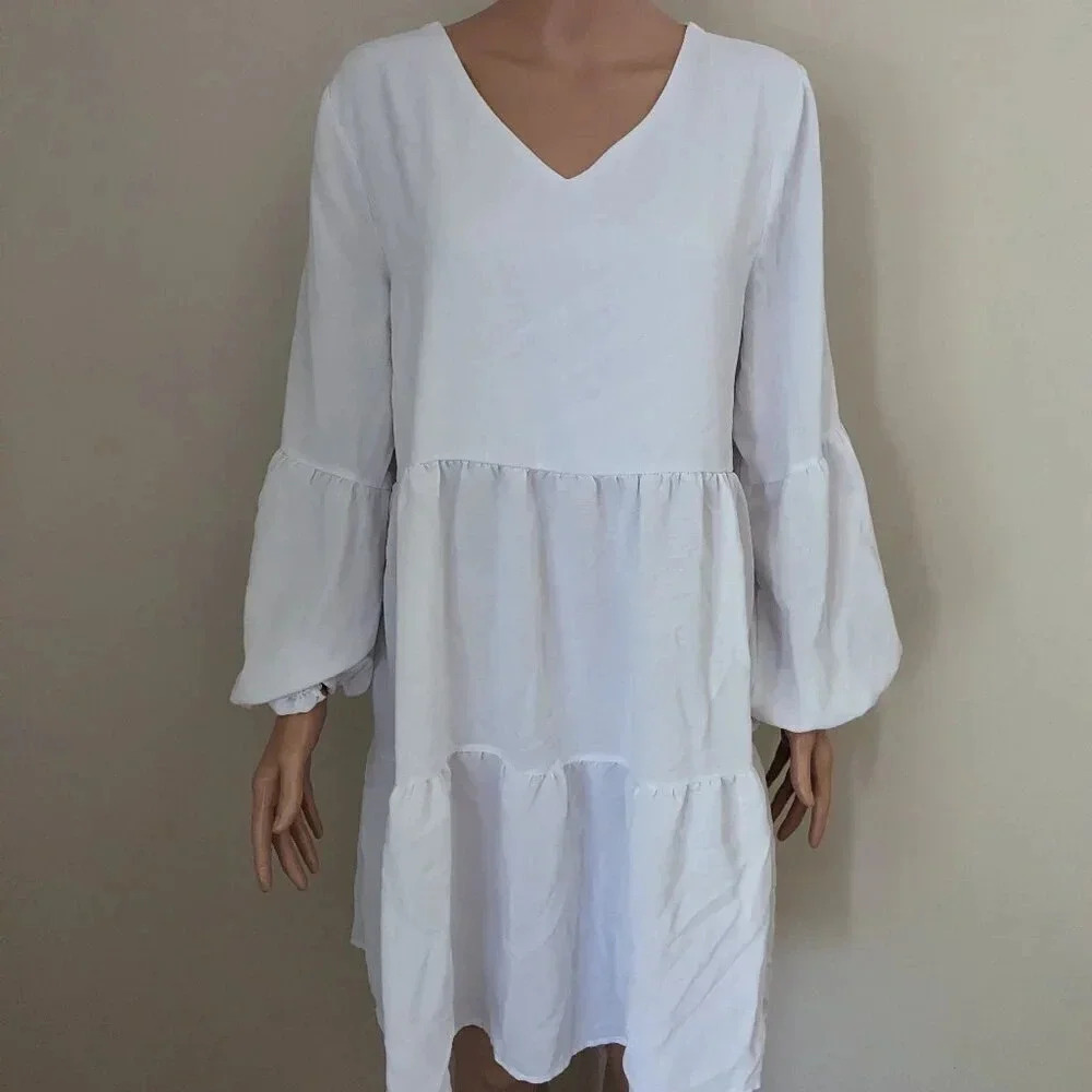 White Long Sleeve Tiered Dress Size Large